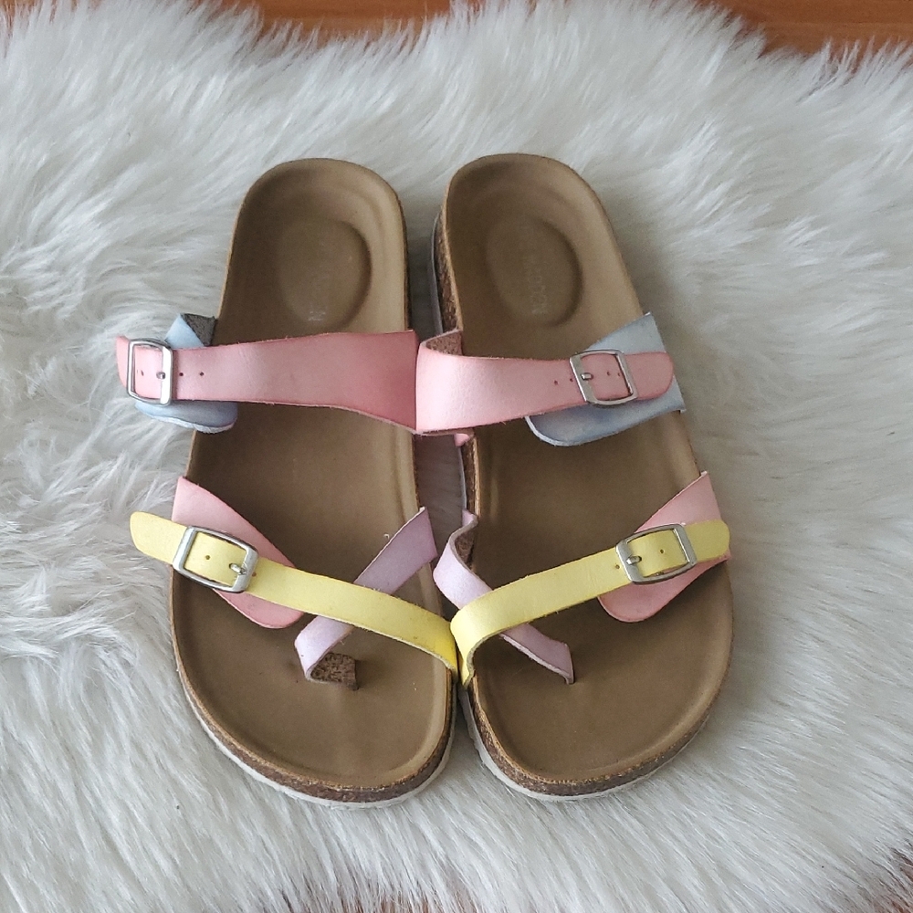 Steve Madden Girls Pastel Strappy Sandals Sz 4